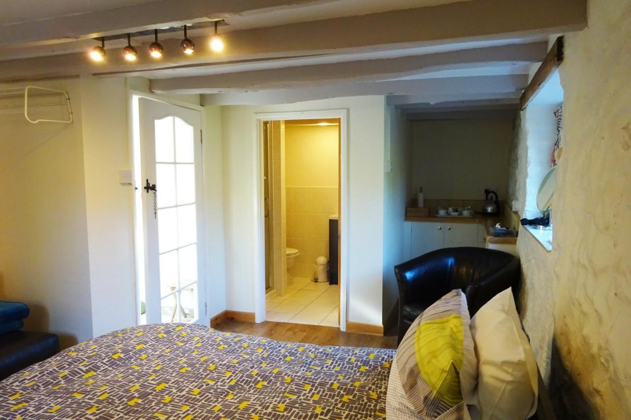 Wheelwrights Bed & Breakfast Абътсбъри Екстериор снимка